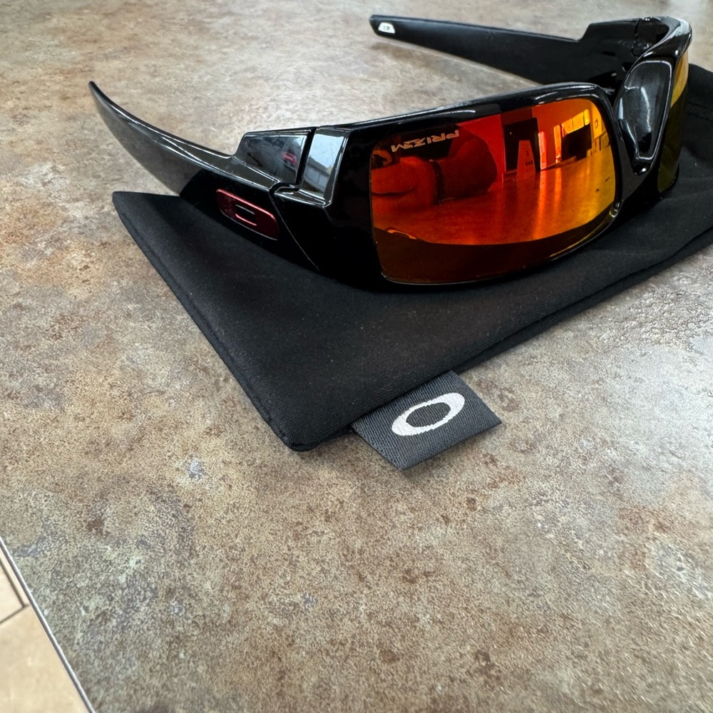 Oakley Wrap Sunglasses with Black Frame and Red-Orange Mirrored Lenses - Picture 2 of 11